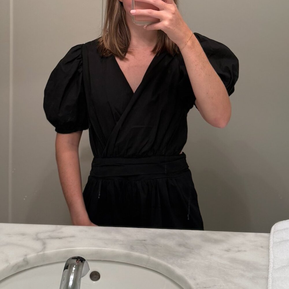Anna Rae Black Puff Sleeve Romper – Size S (fits S/M)